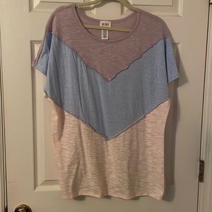 BiBi short sleeve tee. Boutique brand with a cute V Color Block design. XL